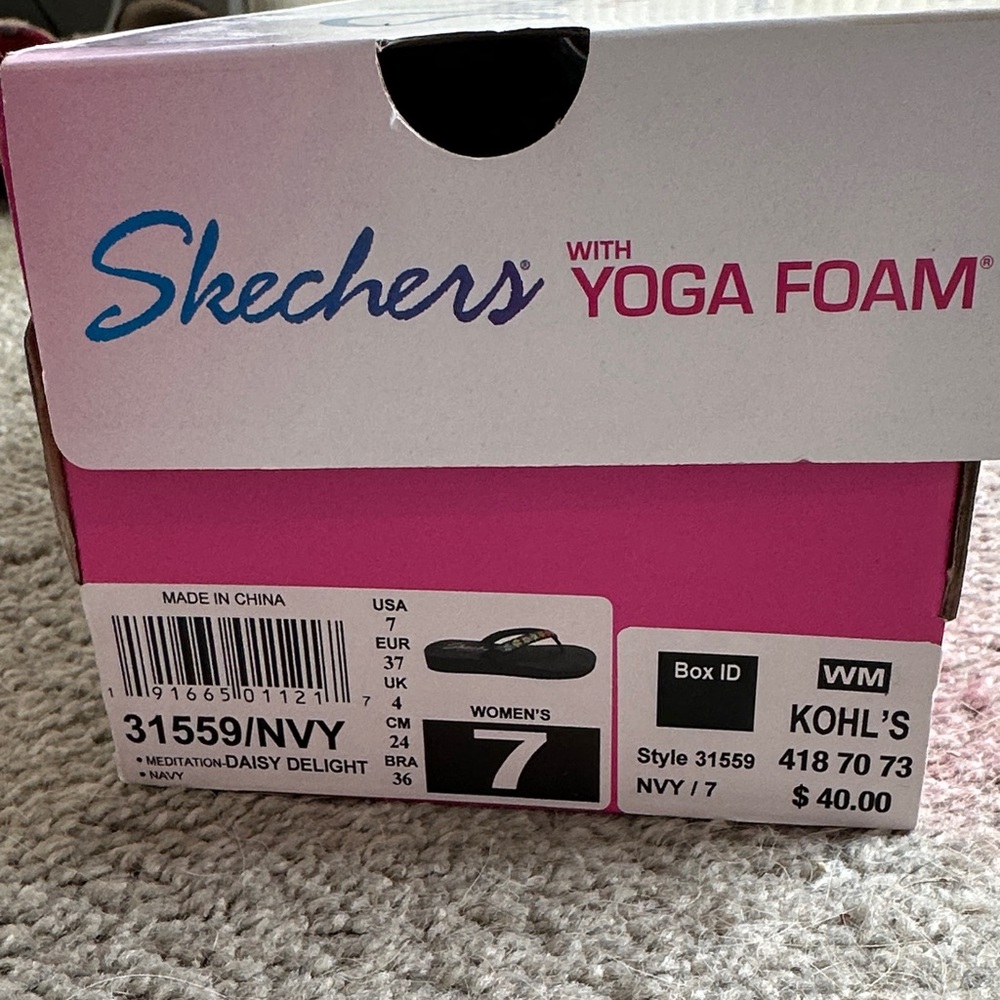 Skechers yoga foam embellished sandals. Navy. Size 7. New in box